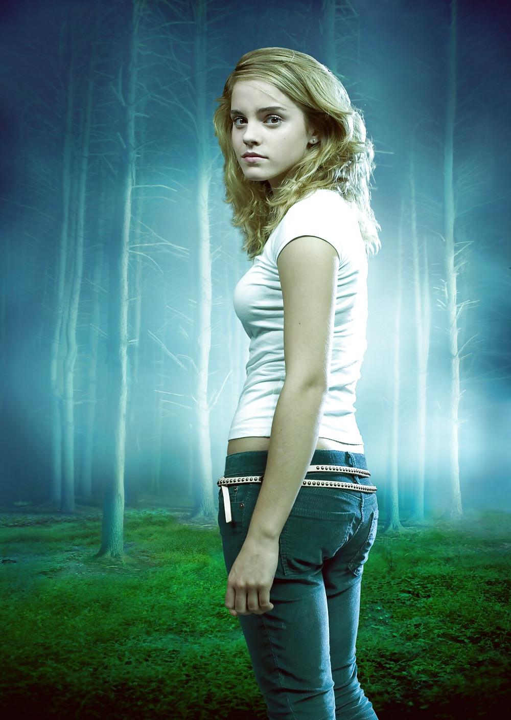 25P Emma Watson Sexy Pics Over The Years