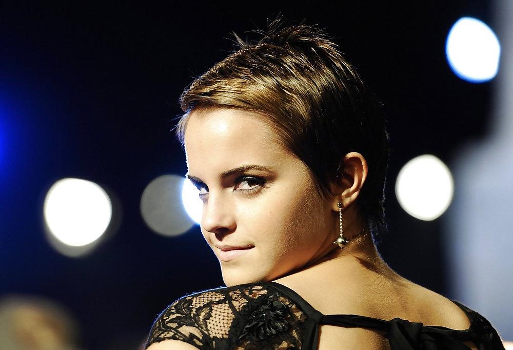 25P Emma Watson Sexy Pics Over The Years