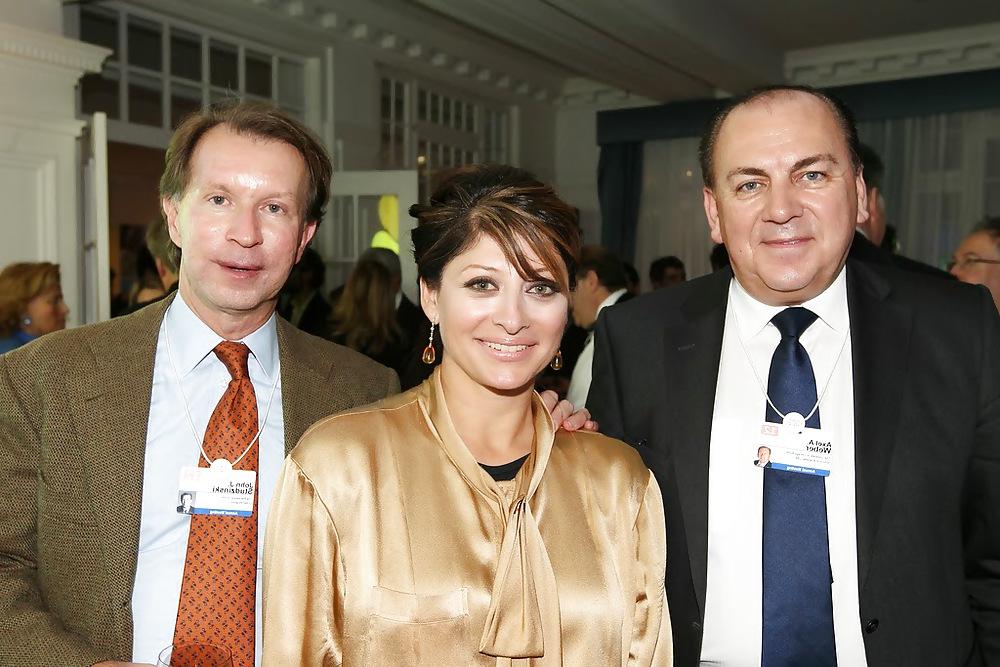 8P Maria Bartiromo - Gold Satin Bow Blouse