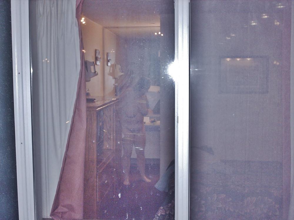 6P Hotel voyeur