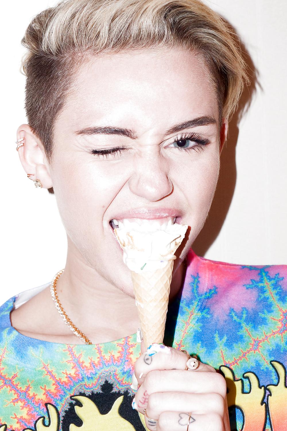 25P Miley Cyrus at her best.