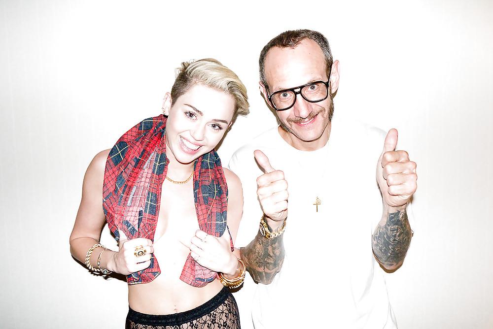 25P Miley Cyrus at her best.