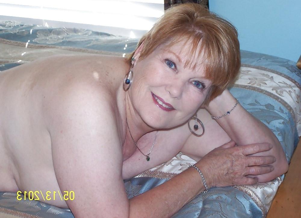 13P Housewife posing for the husband