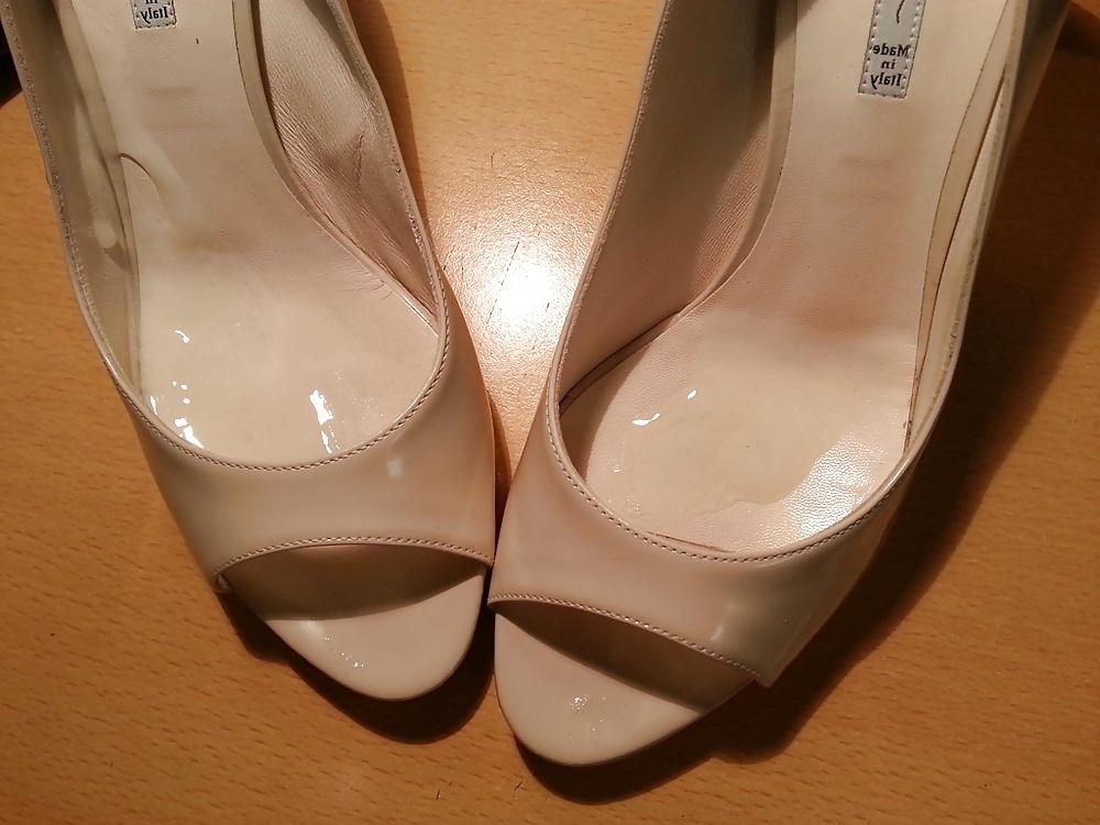 8P Fuck and cum my mother's peep toe sandals