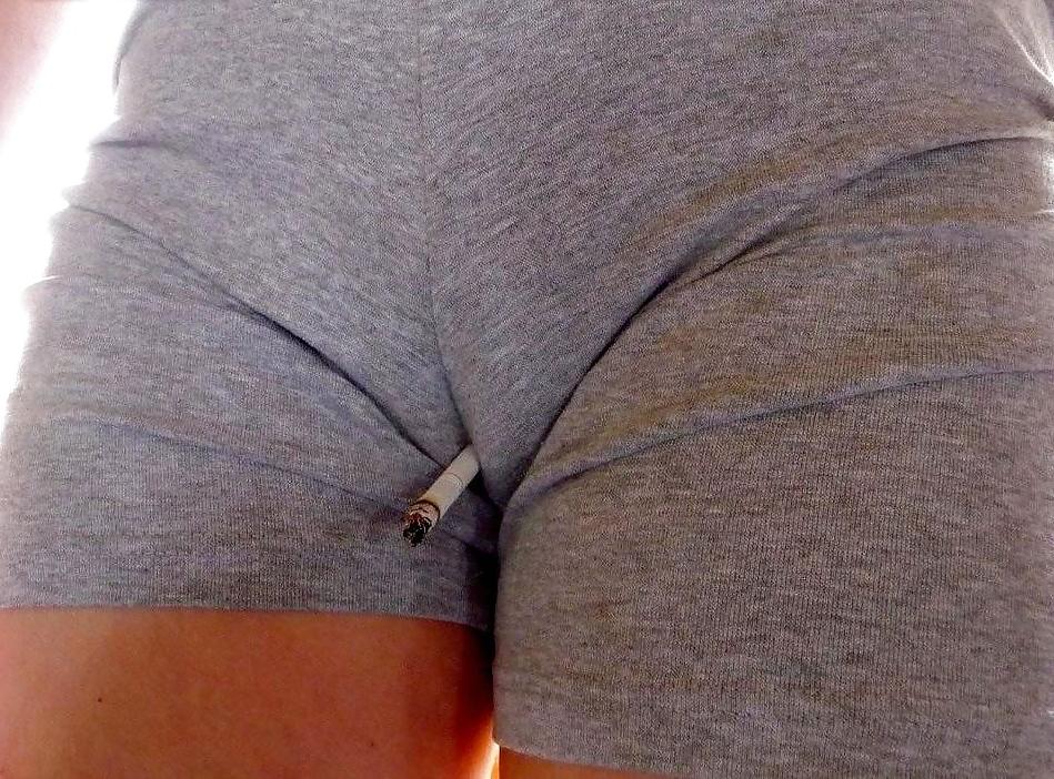 25P Fotze frisst Hose - cameltoe