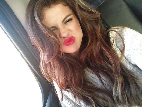 15P Selena Gomez - The blowjob-Queen