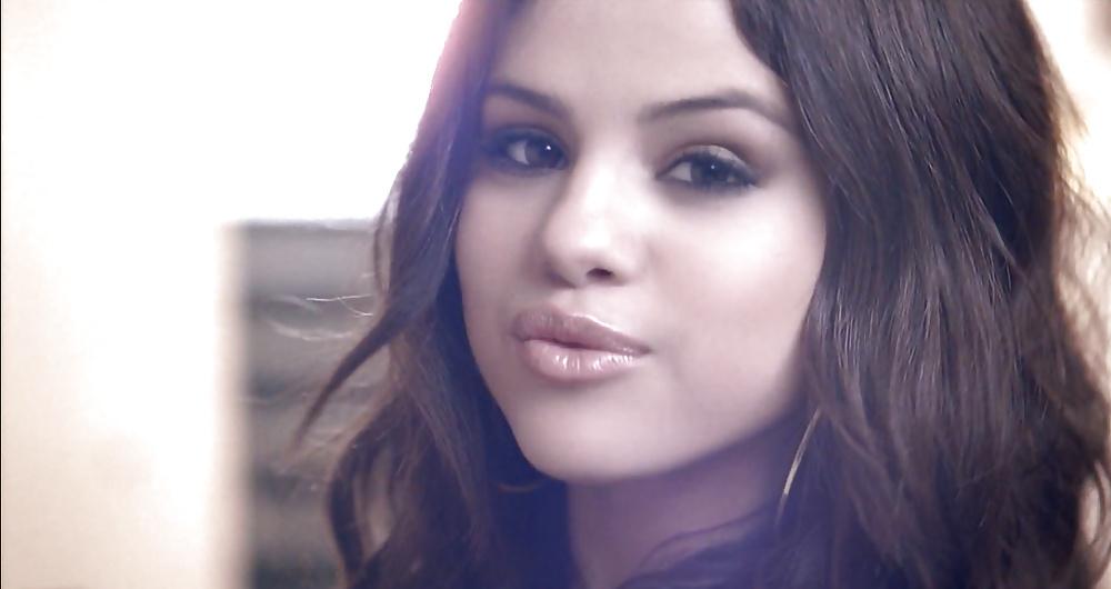 15P Selena Gomez - The blowjob-Queen