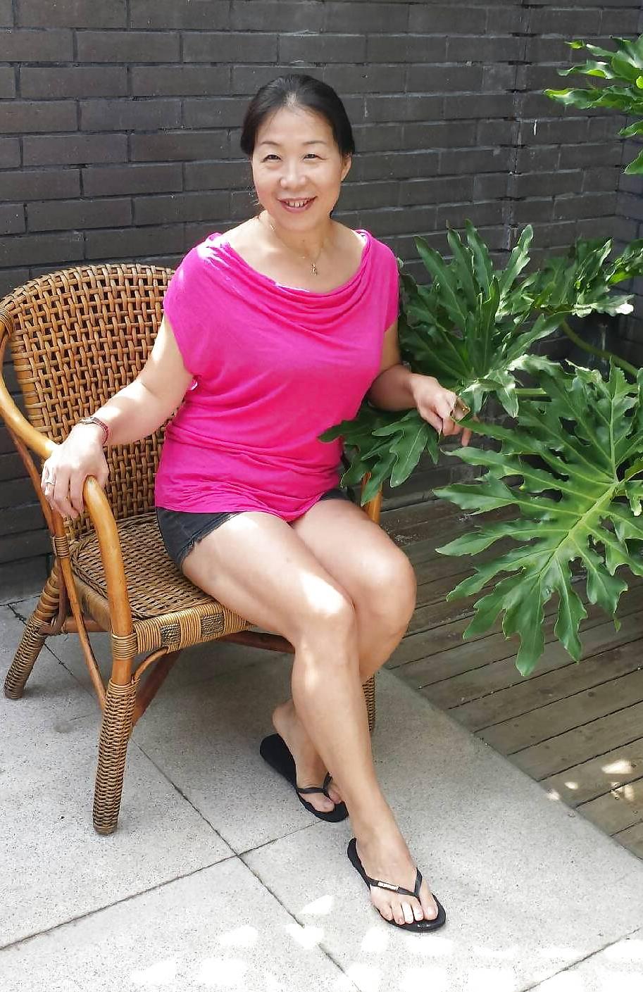 7P BEI 54 year old housewife