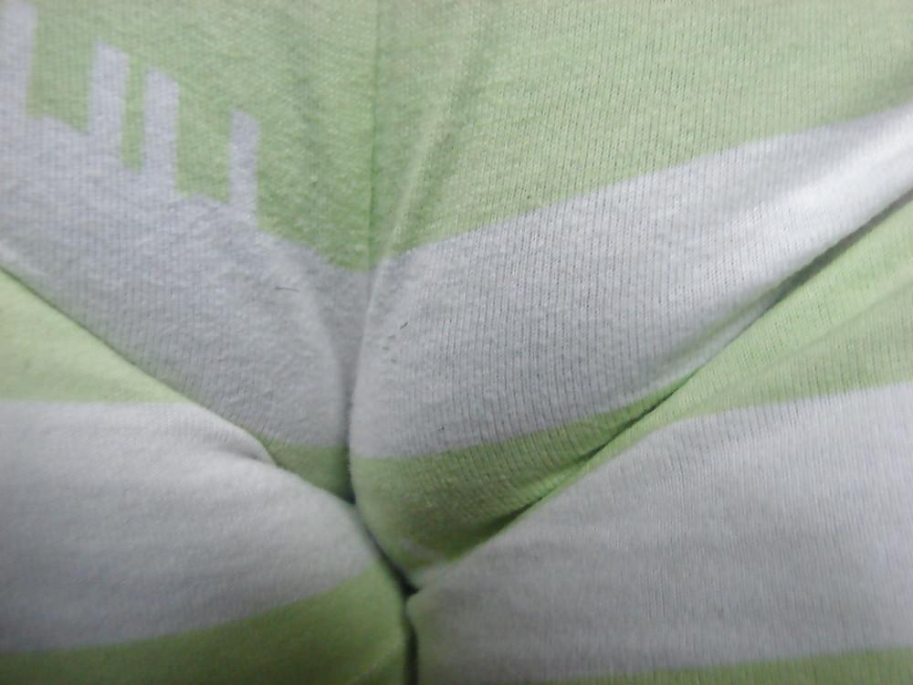 25P Fotze frisst Hose - cameltoe