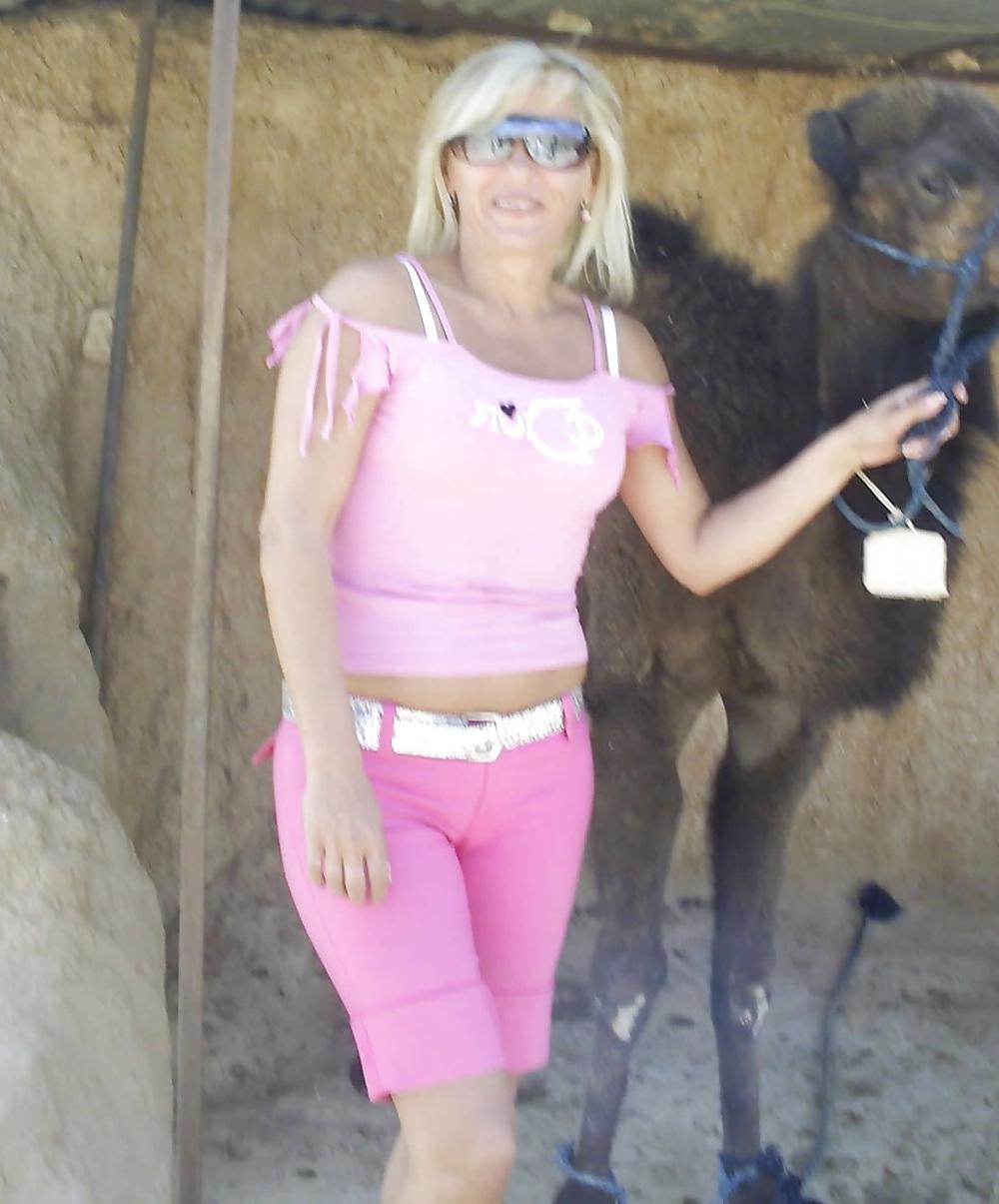10P Hot mom (nonude)