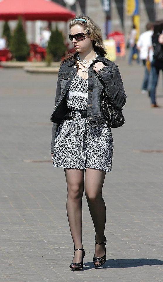 16P Pantyhose on Street