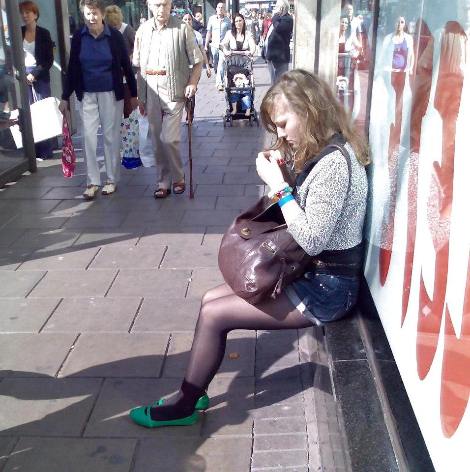 16P Pantyhose on Street