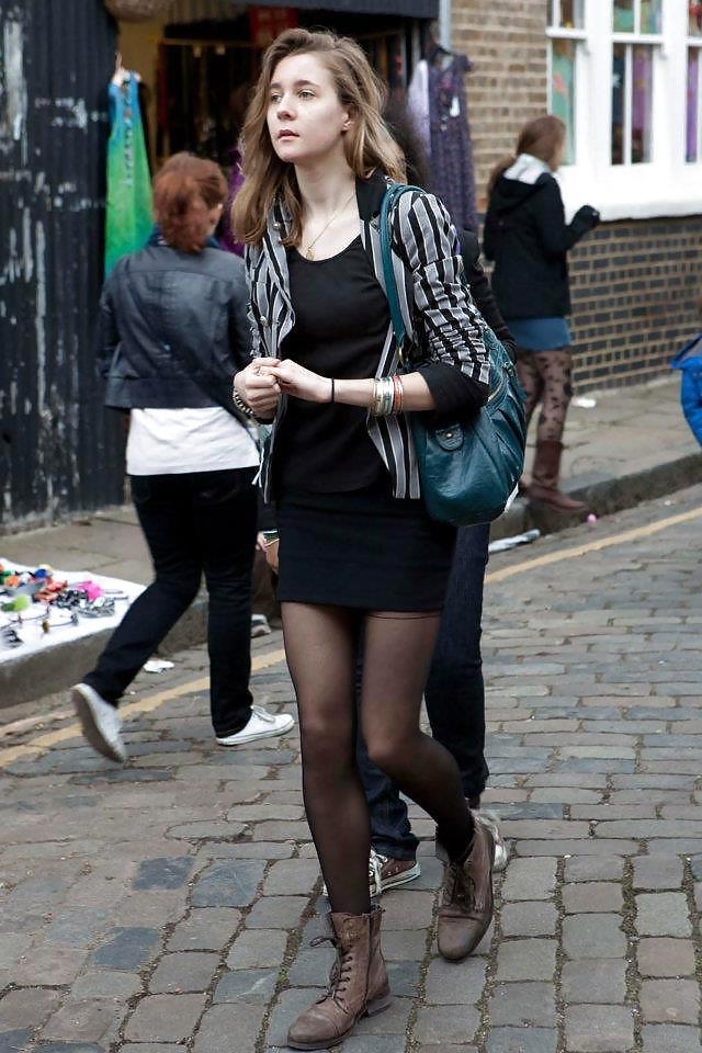 16P Pantyhose on Street