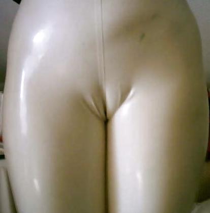 25P Fotze frisst Hose - cameltoe