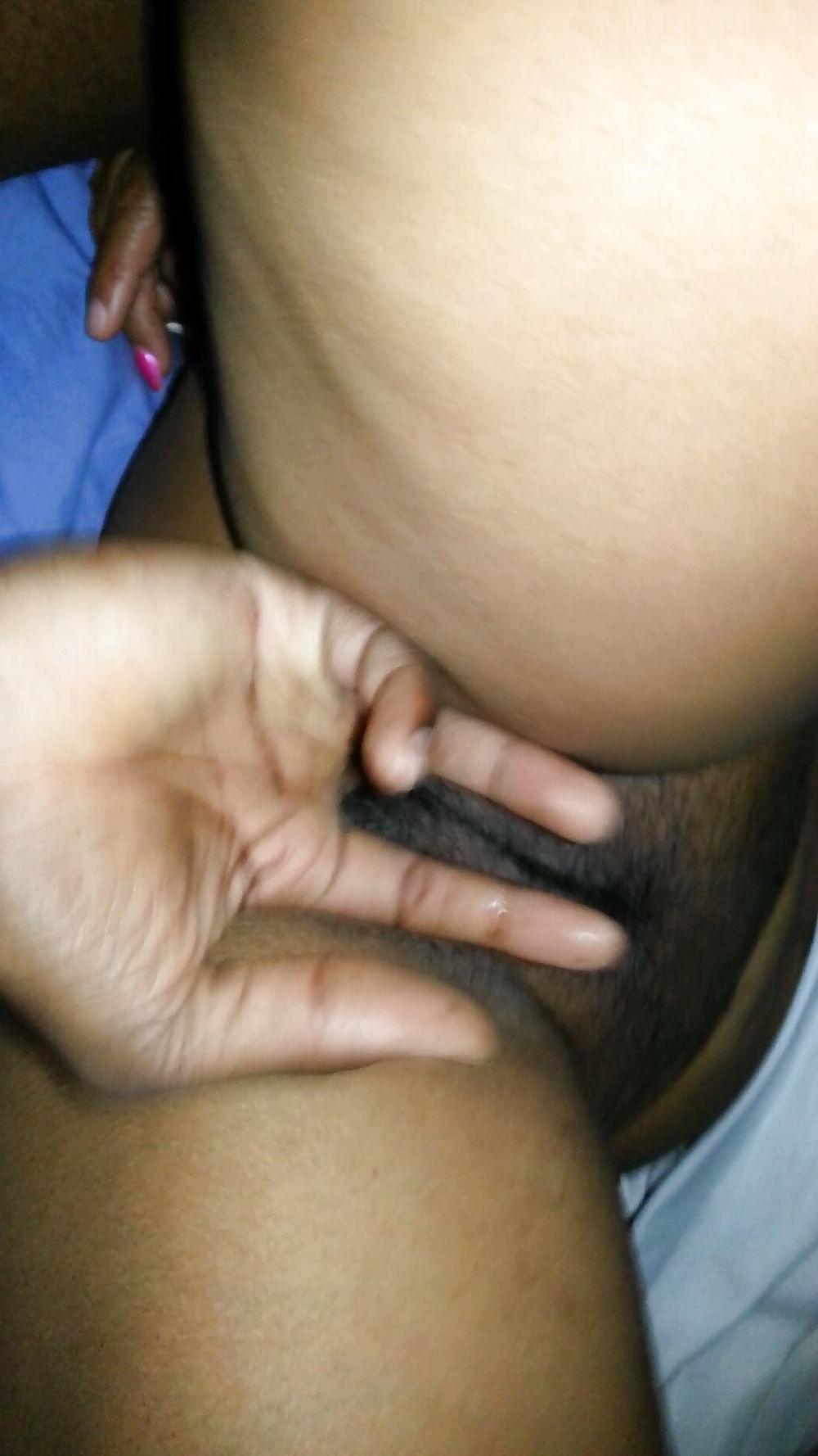 25P Wife's open pussy fingered