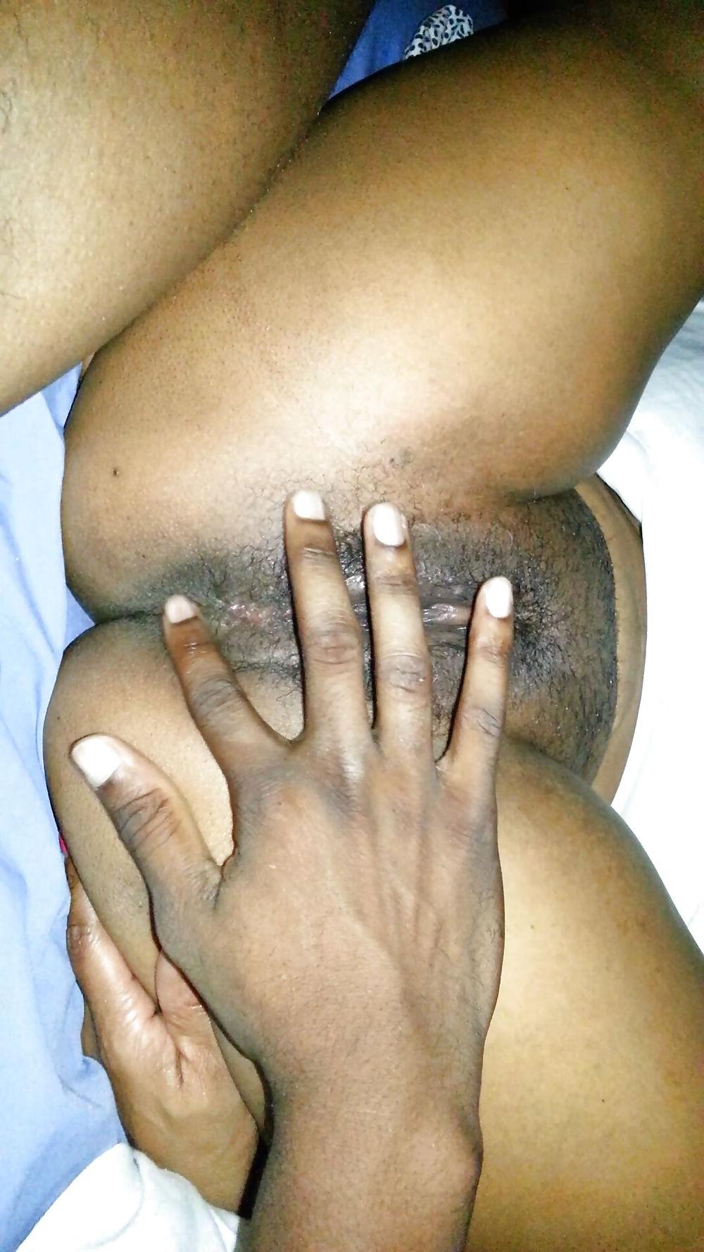 25P Wife's open pussy fingered
