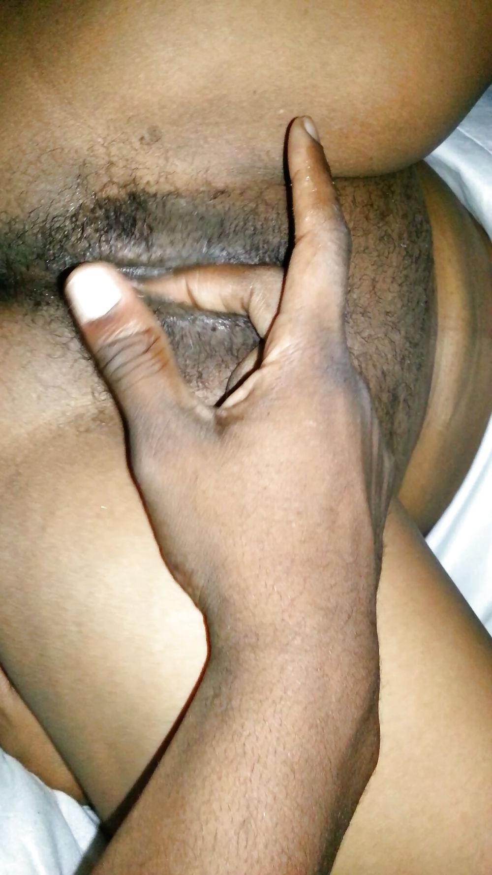 25P Wife's open pussy fingered