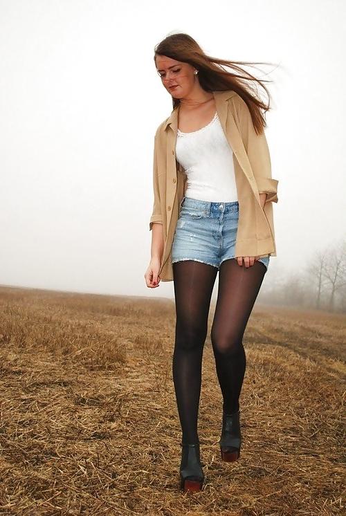 25P Pantyhose and shorts