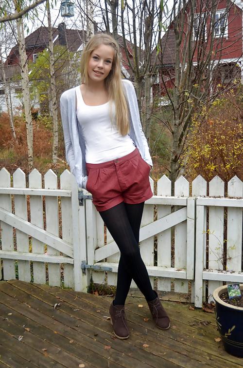 25P Pantyhose and shorts