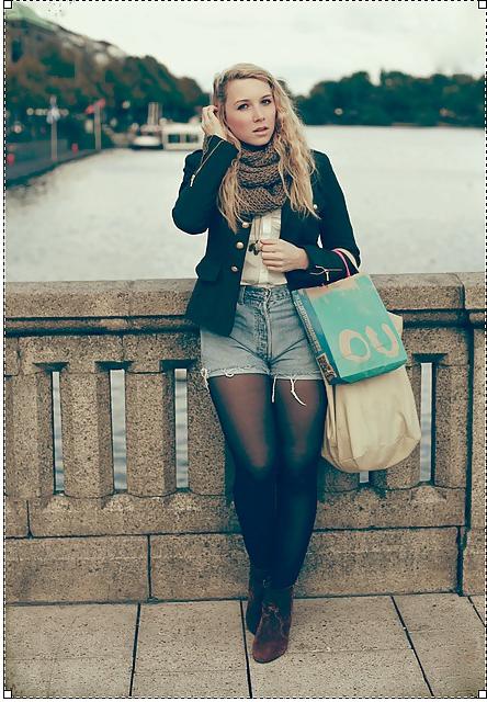 25P Pantyhose and shorts