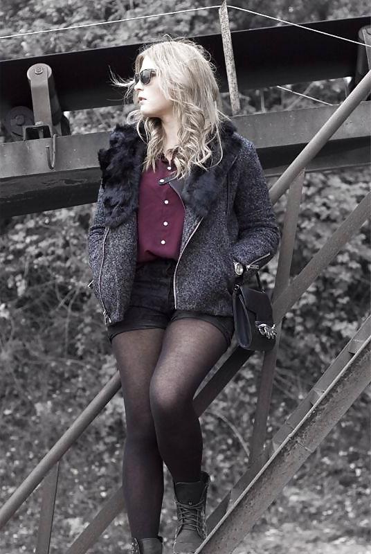 25P Pantyhose and shorts