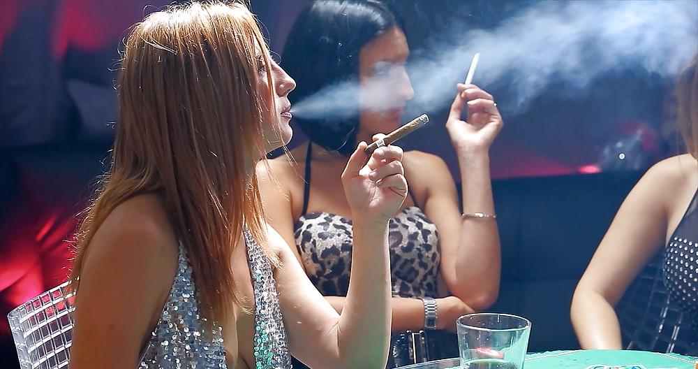 25P Glamour Smoking: Card Game