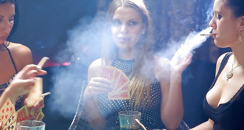 25P Glamour Smoking: Card Game