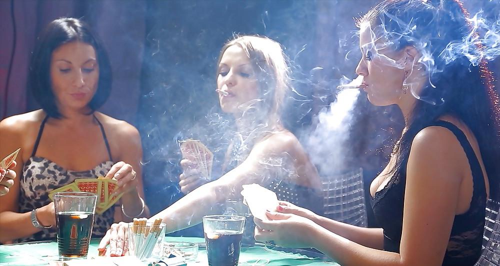 25P Glamour Smoking: Card Game