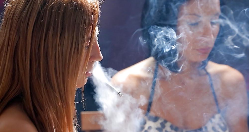 25P Glamour Smoking: Card Game