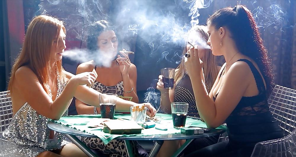 25P Glamour Smoking: Card Game