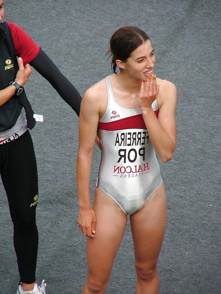 25P Bunz and Camel Toes 8