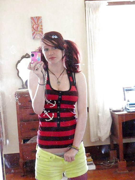 8P Shy Redhead