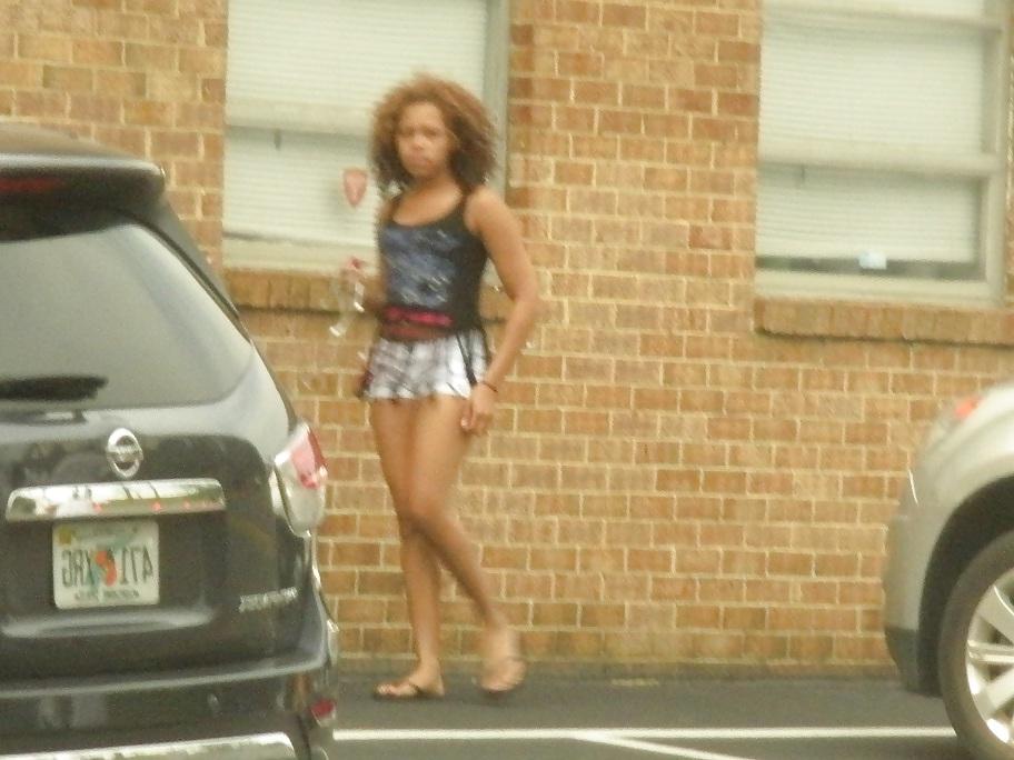 25P Girls on the street