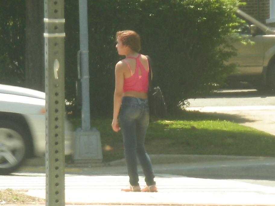 25P Girls on the street