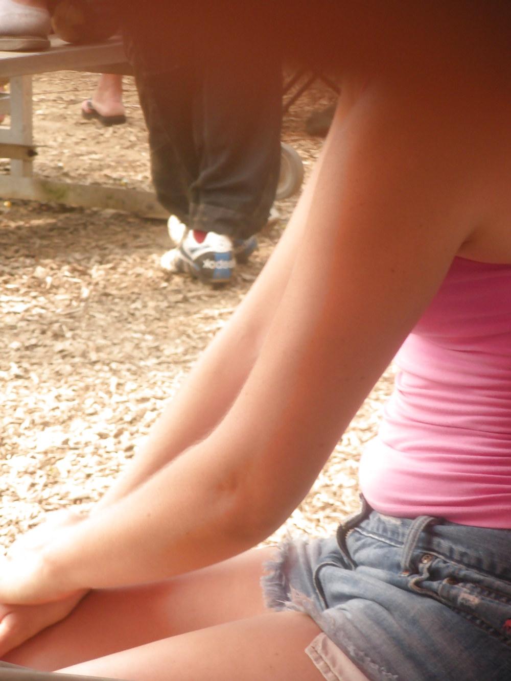 25P Girls on the street