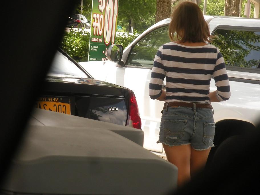 25P Girls on the street