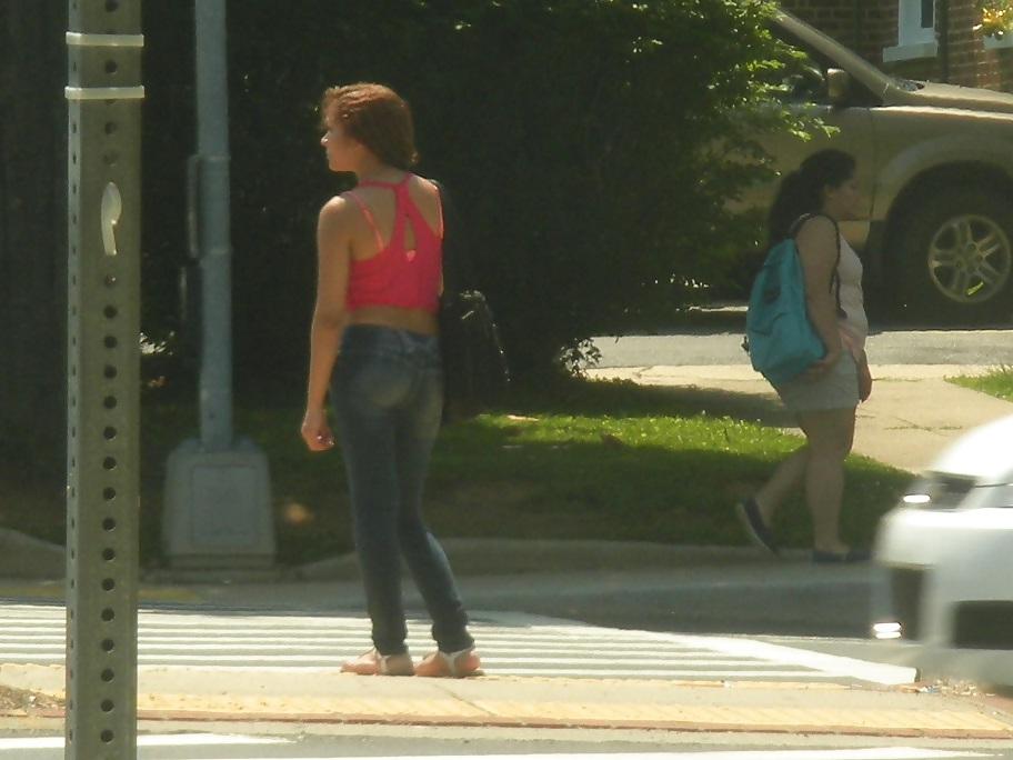25P Girls on the street