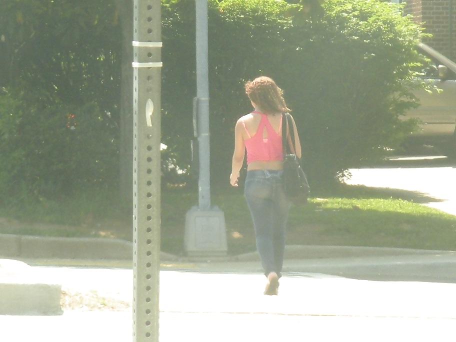 25P Girls on the street