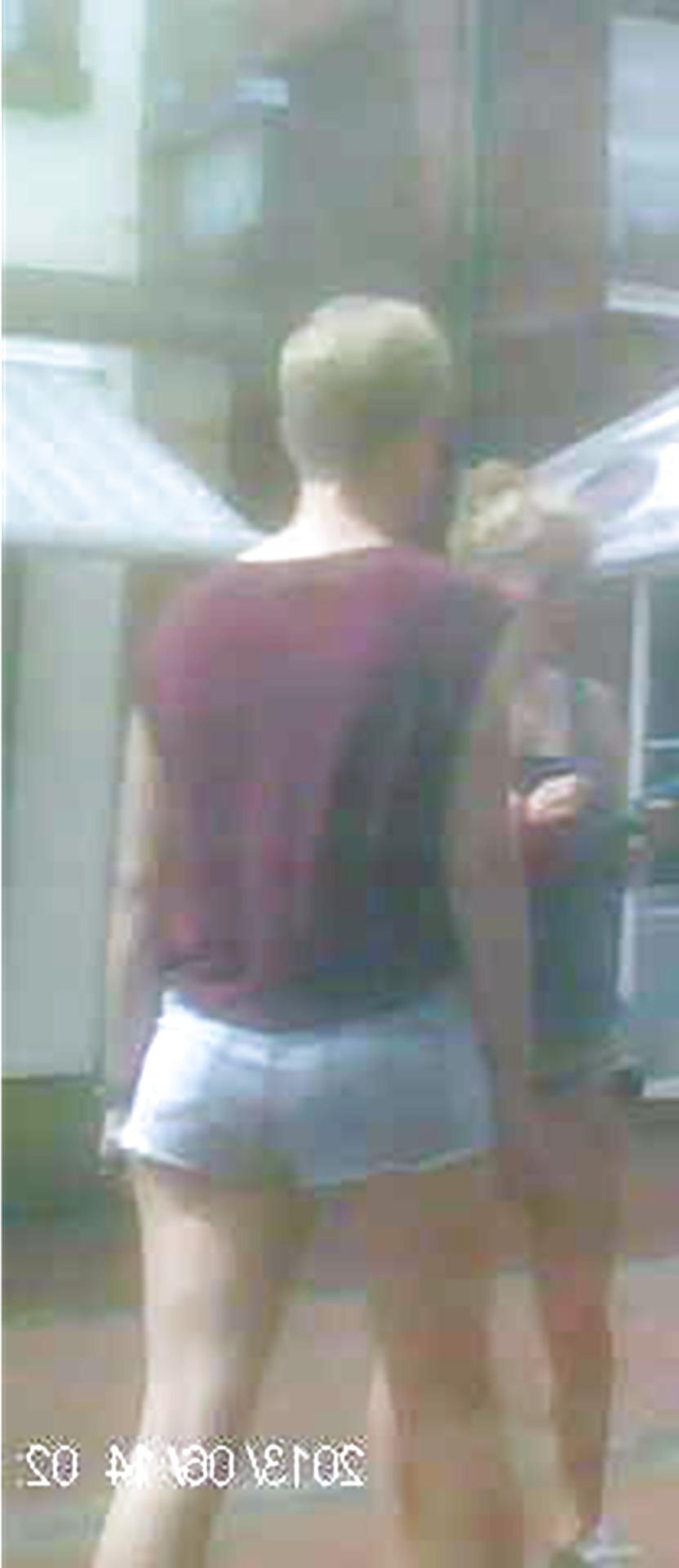 5P Spy Woman in City ass Hot pants