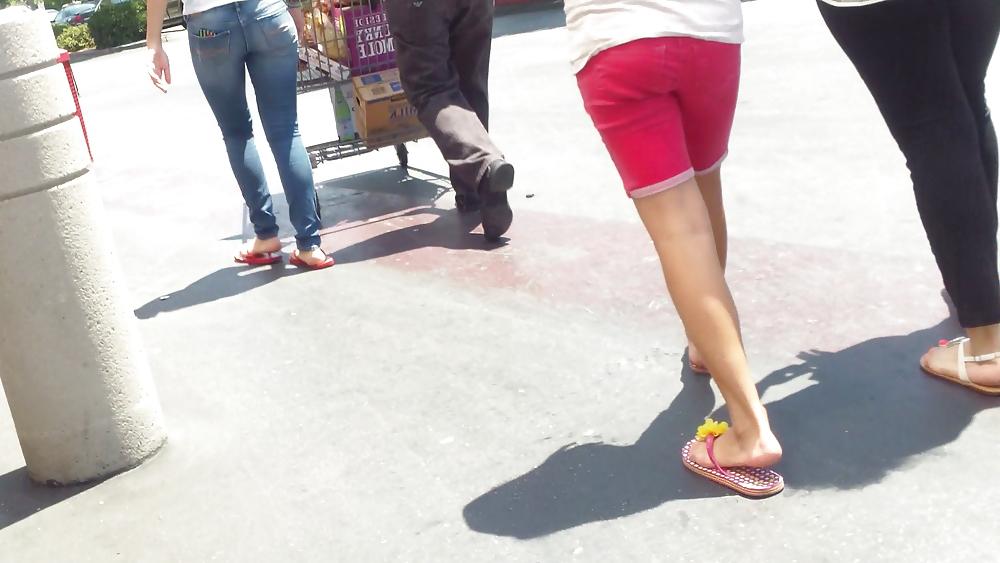 25P Assorted teen butts & ass in sexy summer shorts 