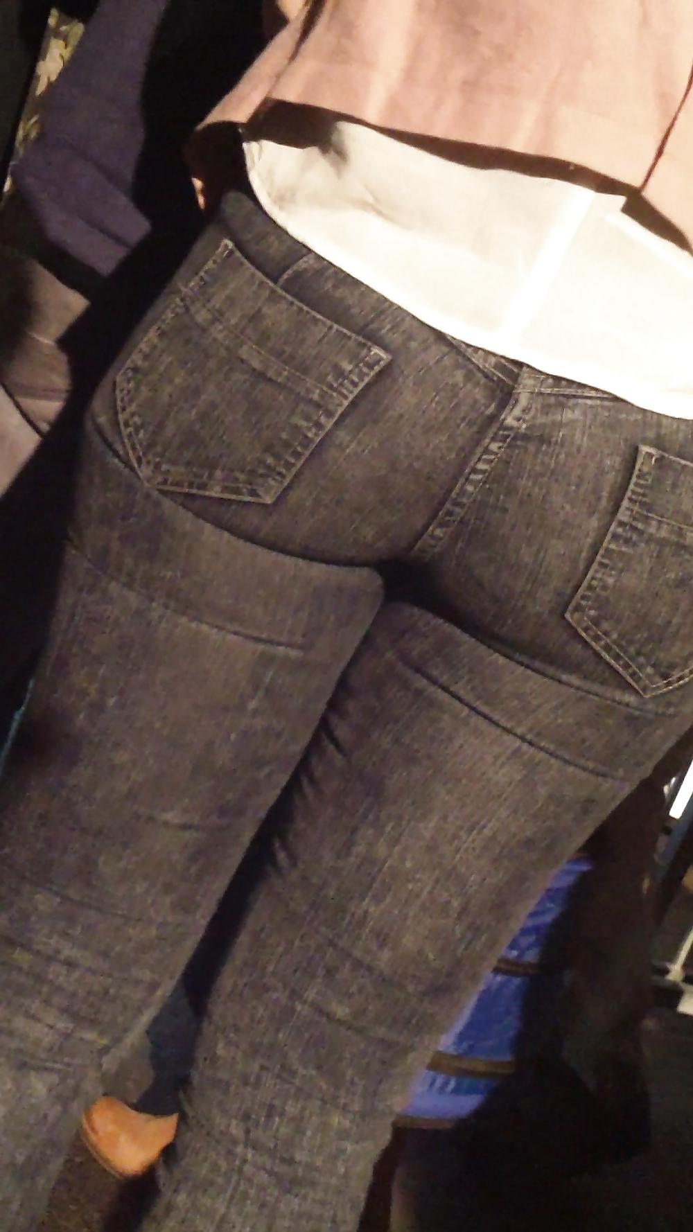 25P Assorted teen butts & ass in sexy summer shorts 