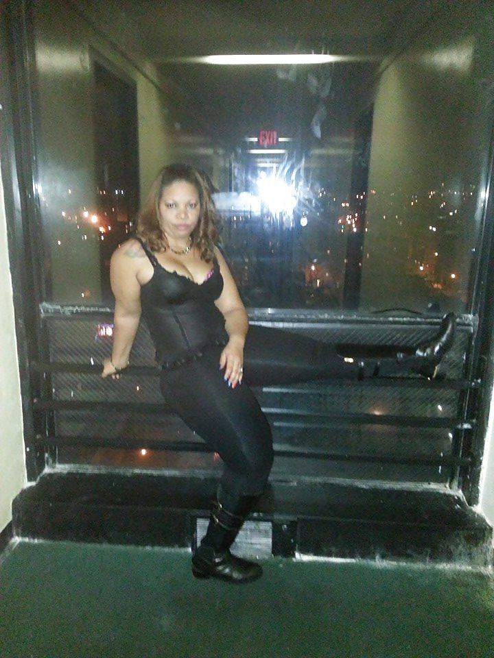 20P BIG SEXY DOMINICAN MAMA