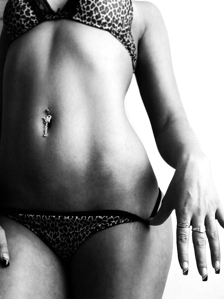 25P I adore the female tummy and belly button!