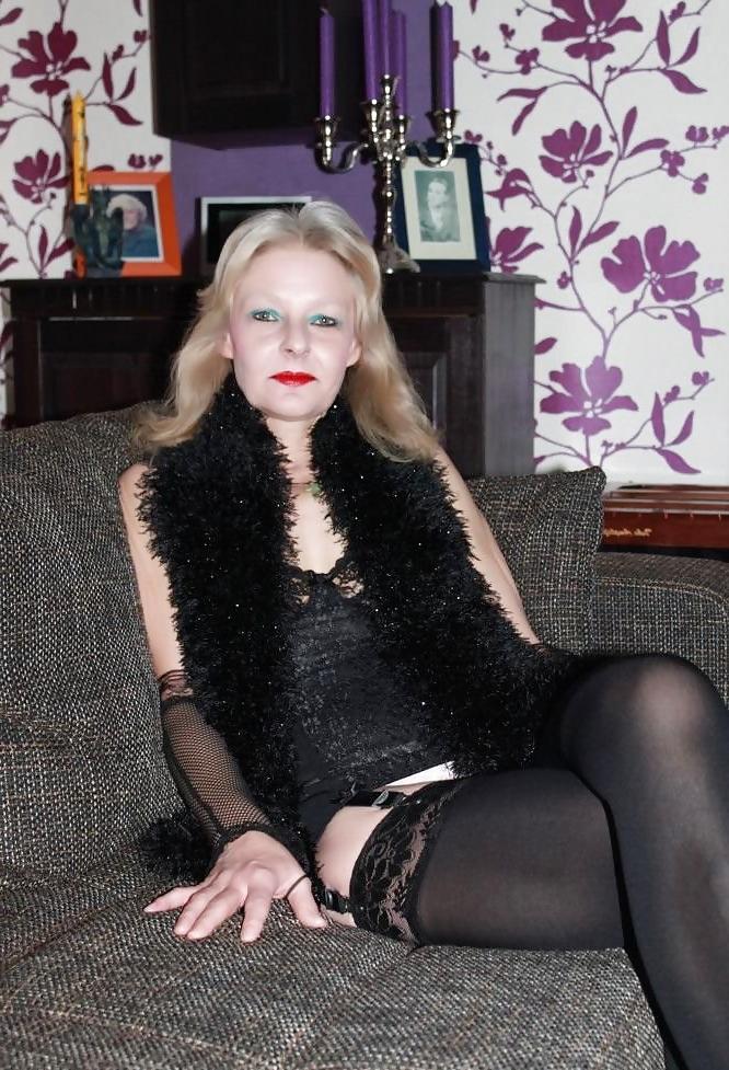 13P Housewife with almost 50 years