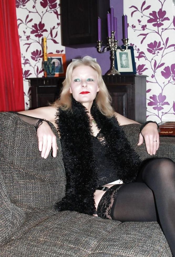 13P Housewife with almost 50 years