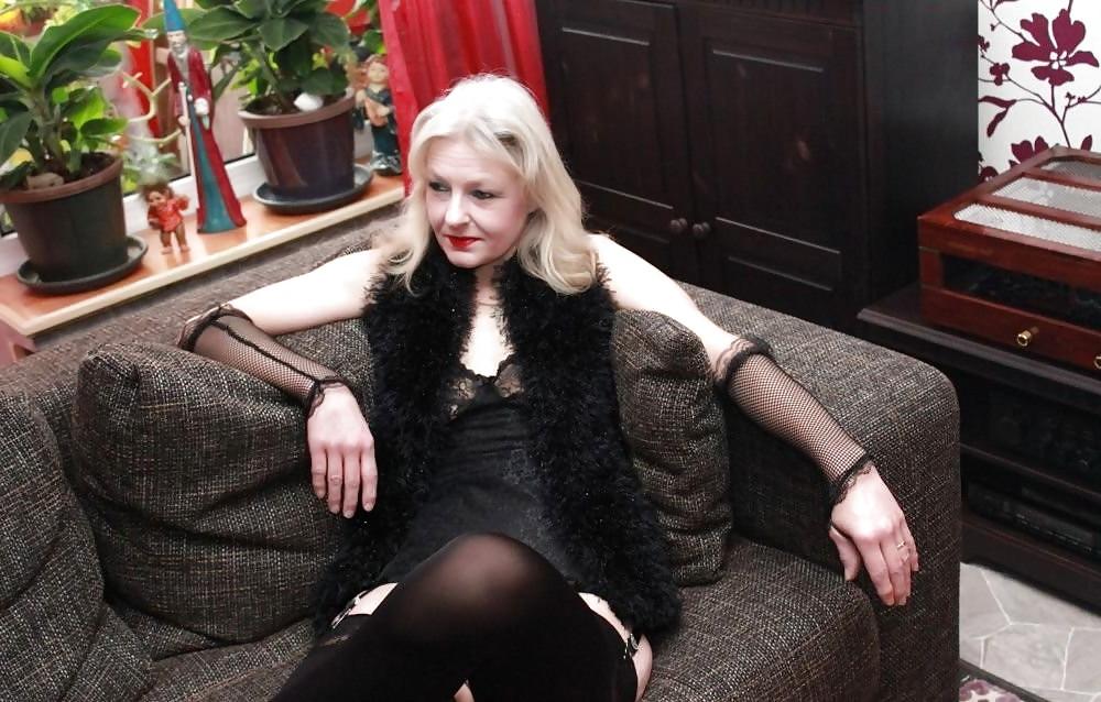 13P Housewife with almost 50 years
