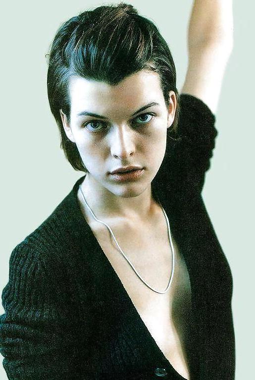 25P One Hot Skinny Chick - Milla Jovovich