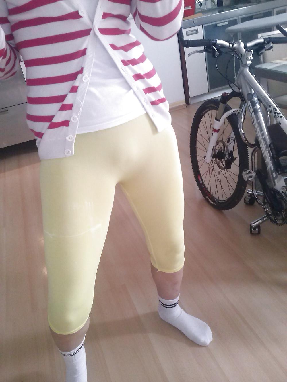 25P Ass in leggings and pantyhose