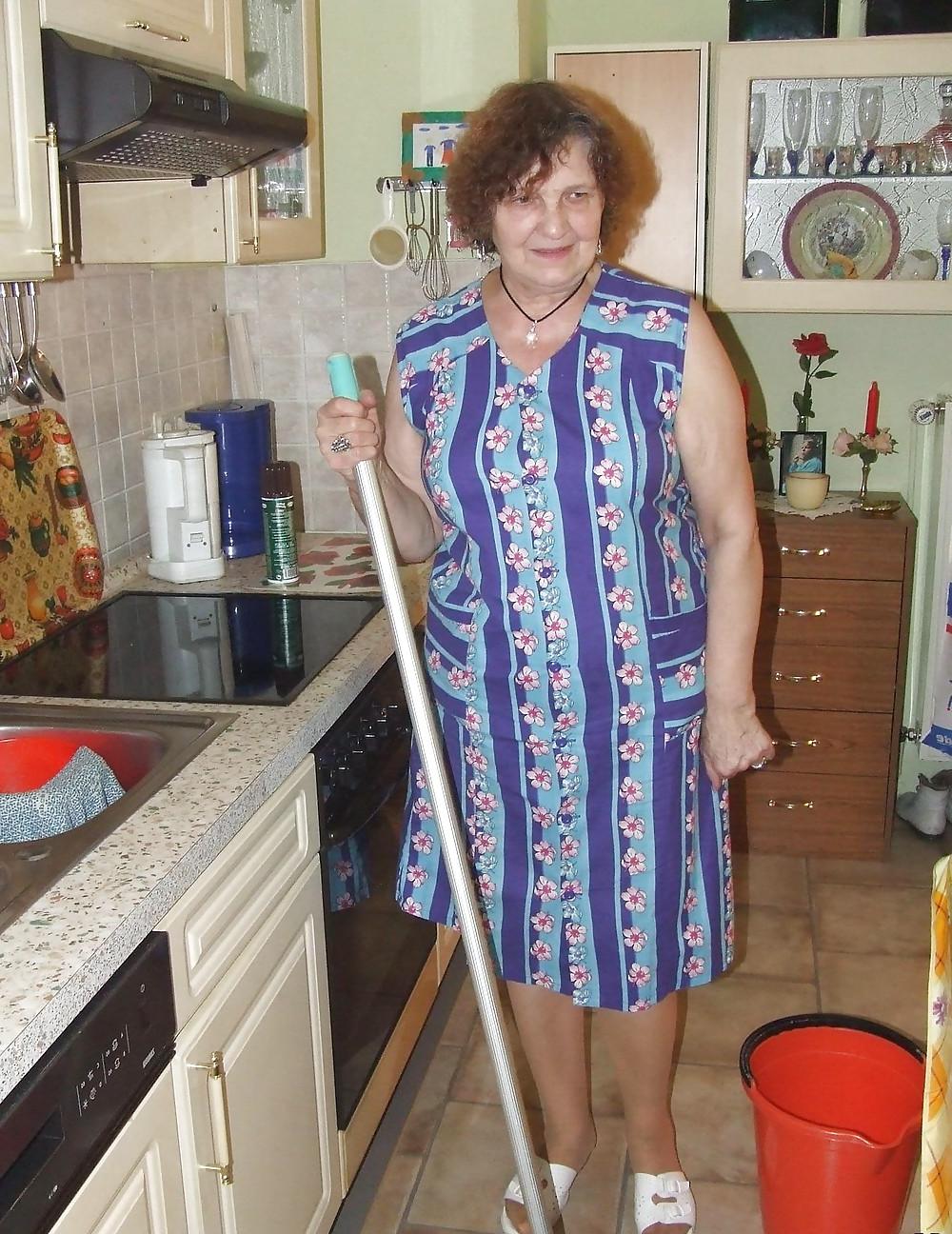 16P This housewife  loves to get naked in the kitchen