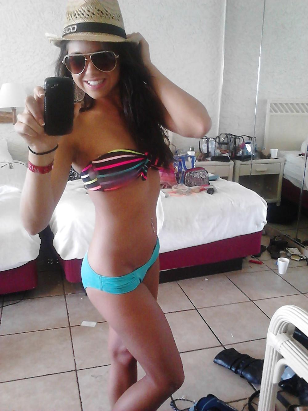 25P Everyones fav Hooters girl, Sammi the Slut!
